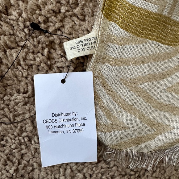 CREAM & GOLD FRINGE END SCARF - NWT - Picture 4 of 6
